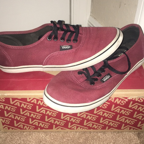 Size 7 Authentic Lo Pro Maroon Vans W 